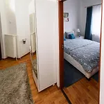 Apartment Savoya *